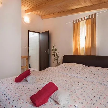 2 Bedroom Gorgeous In *