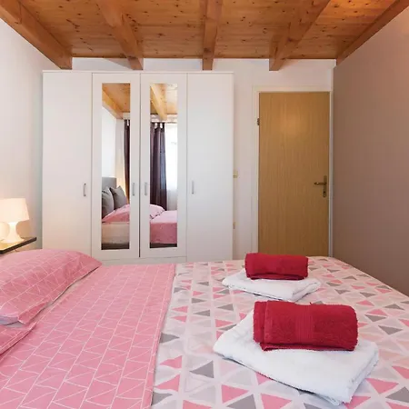 Holiday home 2 Bedroom Gorgeous In Valtura
